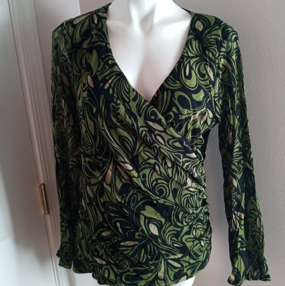 Apt 9 green and black top